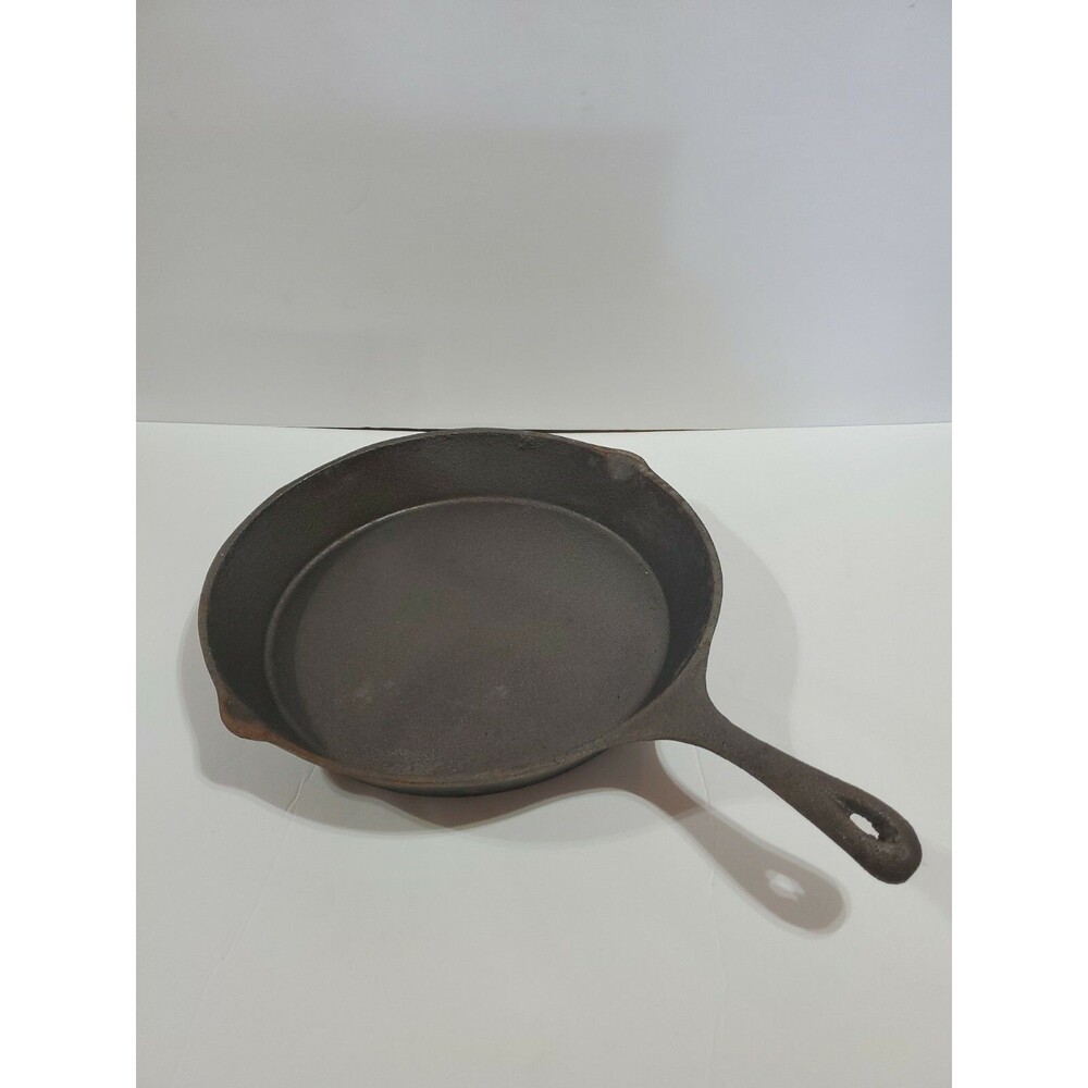 WENZEL 1887 Cast Iron Skillet 11.5in (approx) NEW W/ Cover.